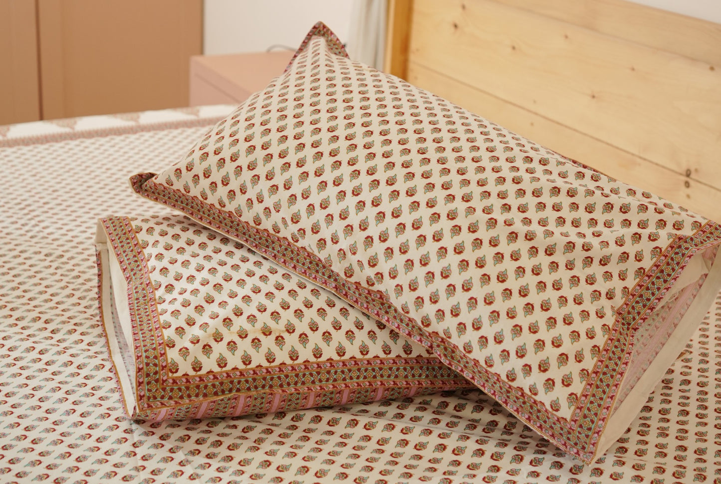 King Size Hand Block Printed Bedsheet with Reversible Dohar Set